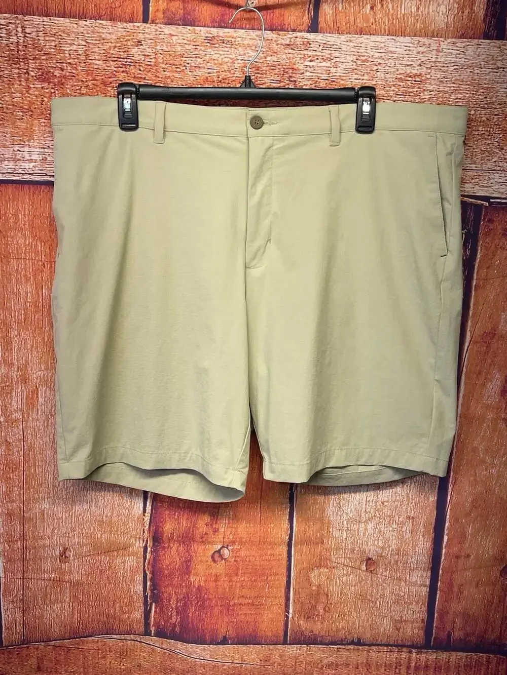 Tommy Bahama IslandZone Chip Shot Performance Shorts Sz 44 w/ 9” lgnth